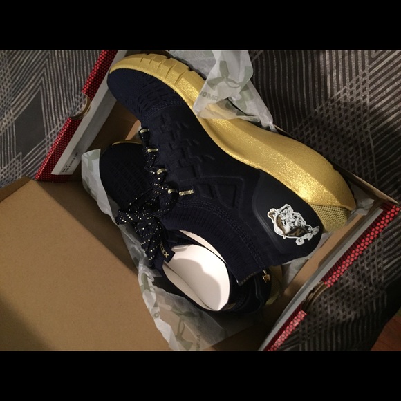 Under armor - Picture 5 of 8